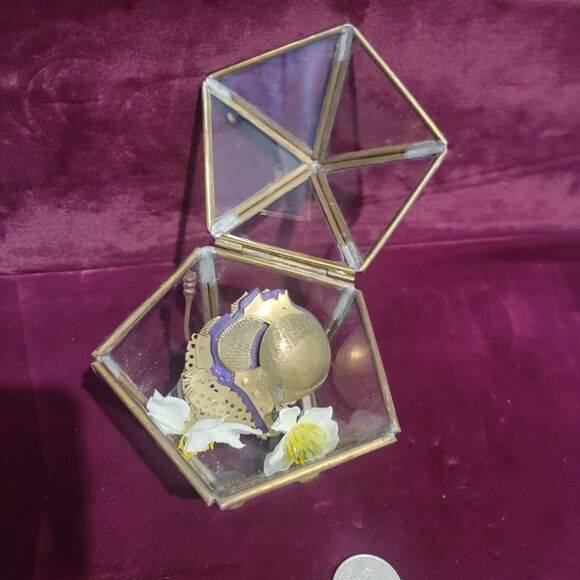 Vintage Glass & Brass Pentagon Trinket Box With Lid Jewelry Display Case 5 Side - Picture 5 of 12